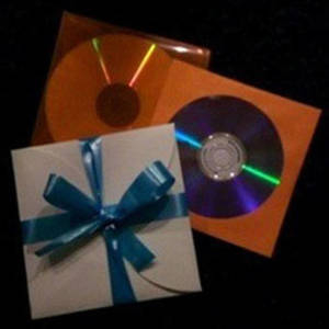 HOLIDAY CD/DVD